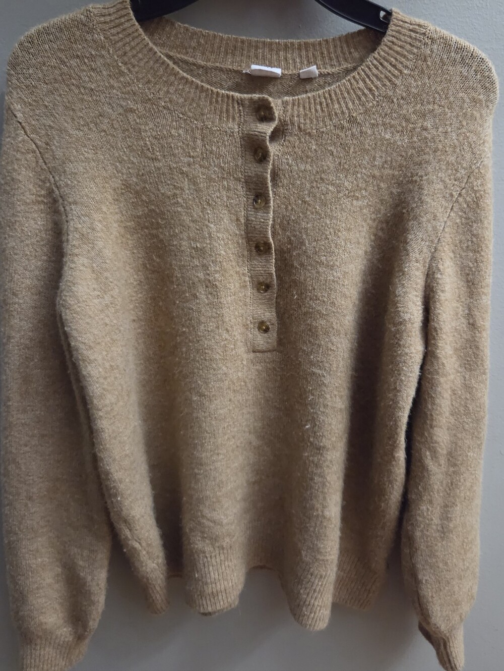GAP Women's Medium CashSoft Tan Henley Long Sleeve Sweater with Buttons - Picture 2 of 8